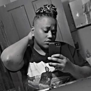 Meet your Posher, Monique